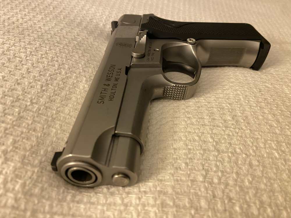 Smith & Wesson 5946 DAO 9mm Semi-Auto Pistol-img-5