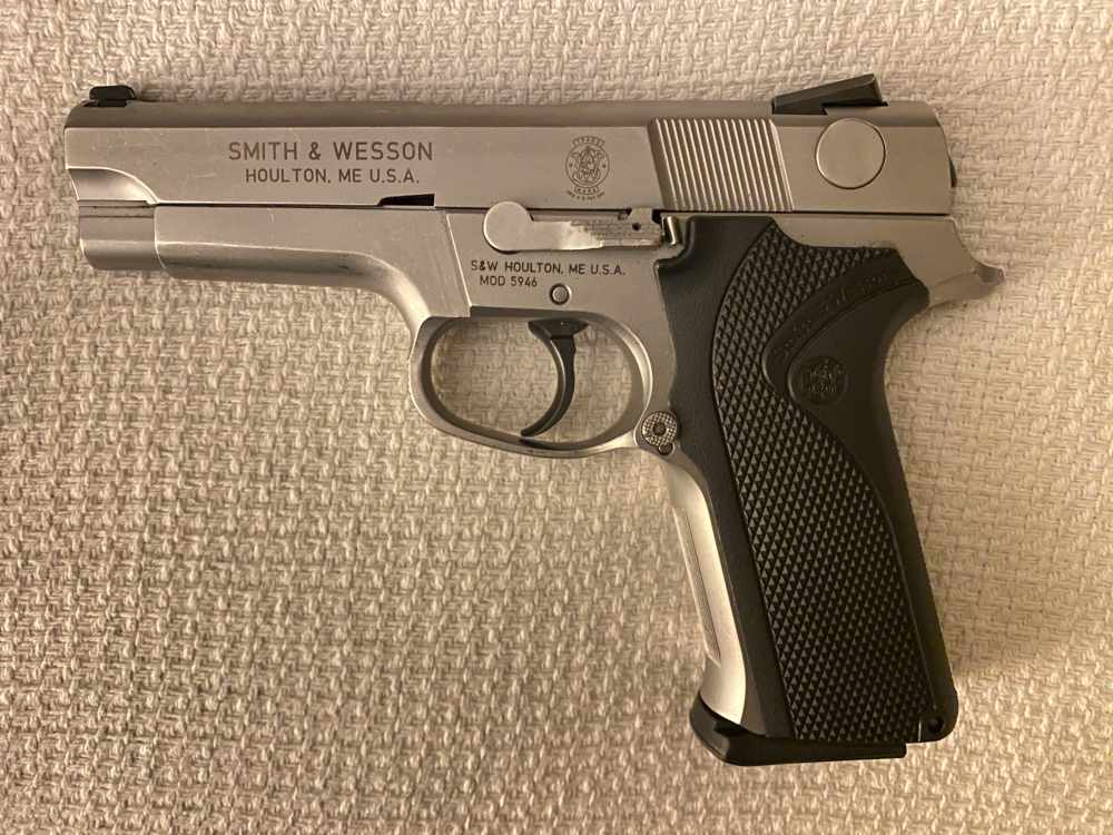 Smith & Wesson 5946 DAO 9mm Semi-Auto Pistol-img-0