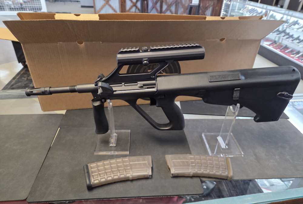 STEYR AUG UNFIRED IN BOX WITH SCOPE like new-img-0