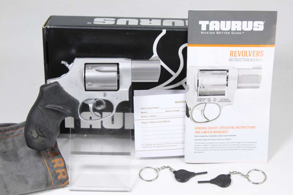 Taurus 85 Ultralite 38 Special Snub Nose Light Weight Carry Revolver w/ Box-img-0