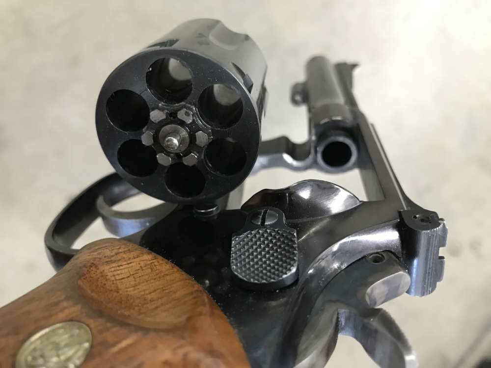Smith & Wesson 15-4 38 spl revolver -img-3