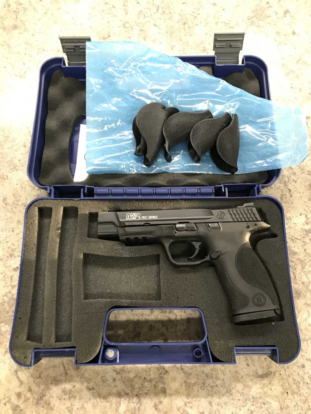 Smith & Wesson M&P Pro Series  9mm-img-0