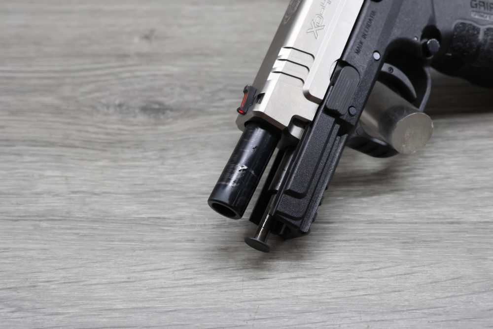 Springfield Armory XD-40 Mod.2 4" - Stainless Two-Tone, OEM Box & 2 Mags-img-18