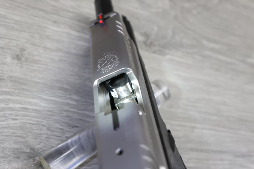 Springfield Armory XD-40 Mod.2 4" - Stainless Two-Tone, OEM Box & 2 Mags-img-19