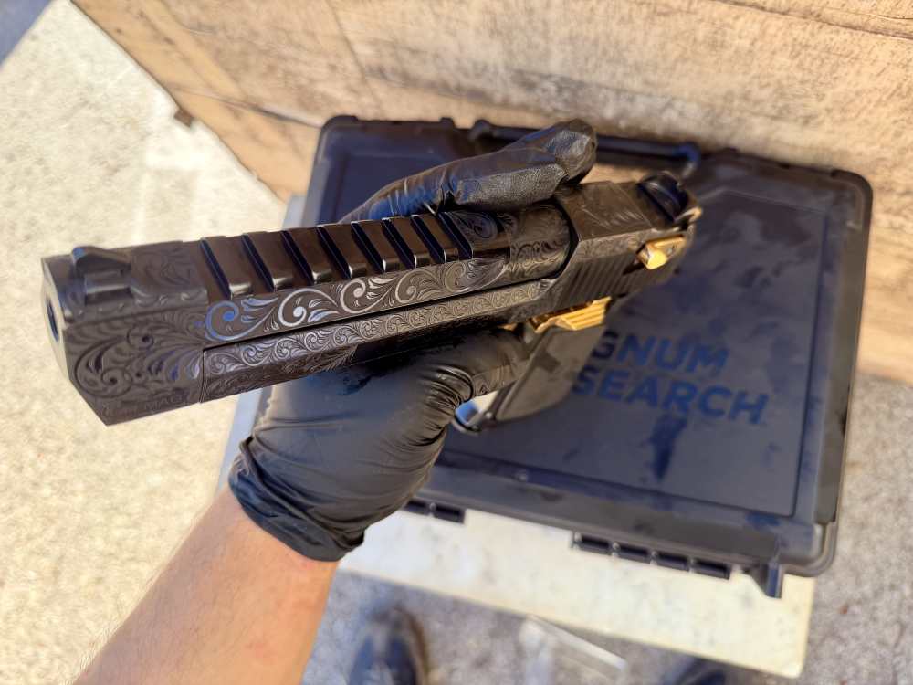 Desert Eagle 44 Mag ENGRAVED High Polish Blued & 24k Gold -img-23