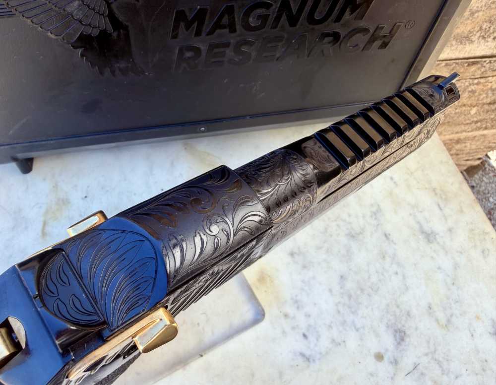 Desert Eagle 44 Mag ENGRAVED High Polish Blued & 24k Gold -img-8