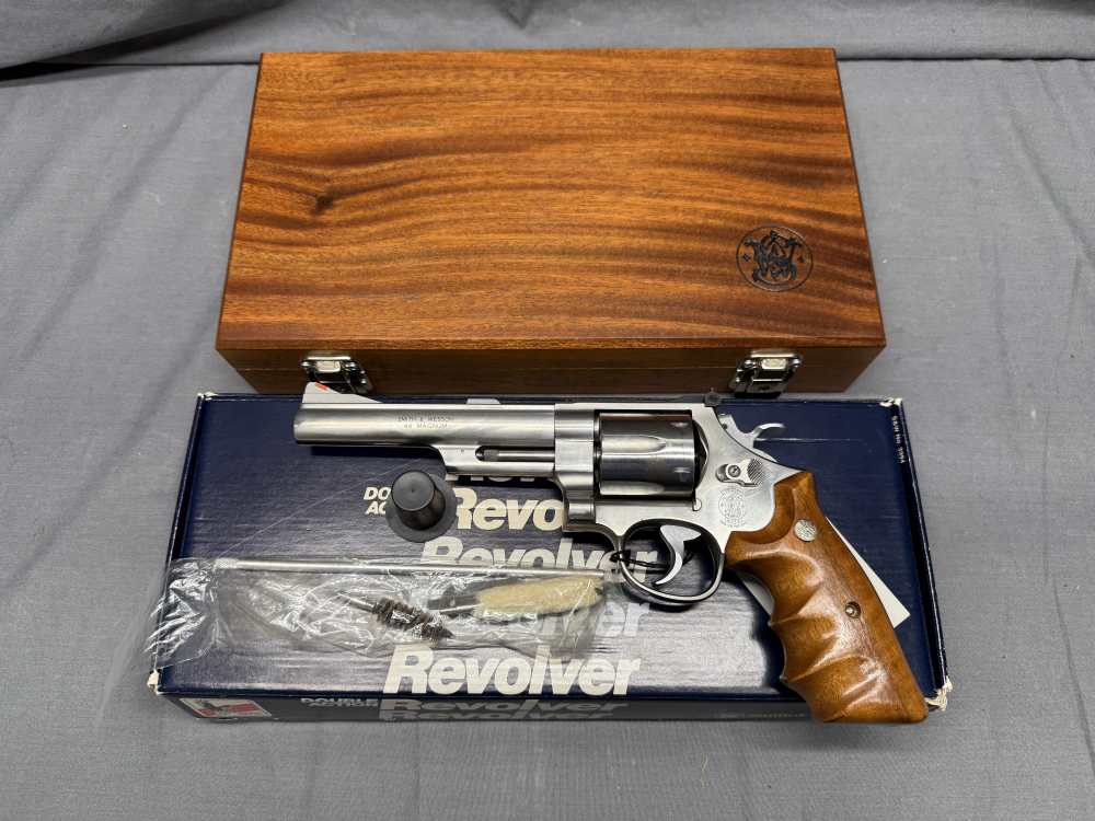 Smith & Wesson Model 629-3 Carpenter Technology .44 mag Revolver S&W-img-0