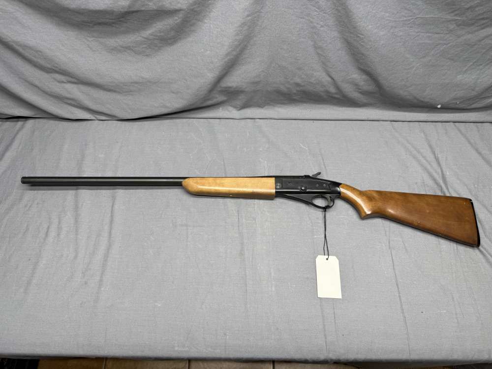 SEARS Model 101.100 (Savage 96) 20 ga Single Shot Shotgun with Pointing Dog-img-0