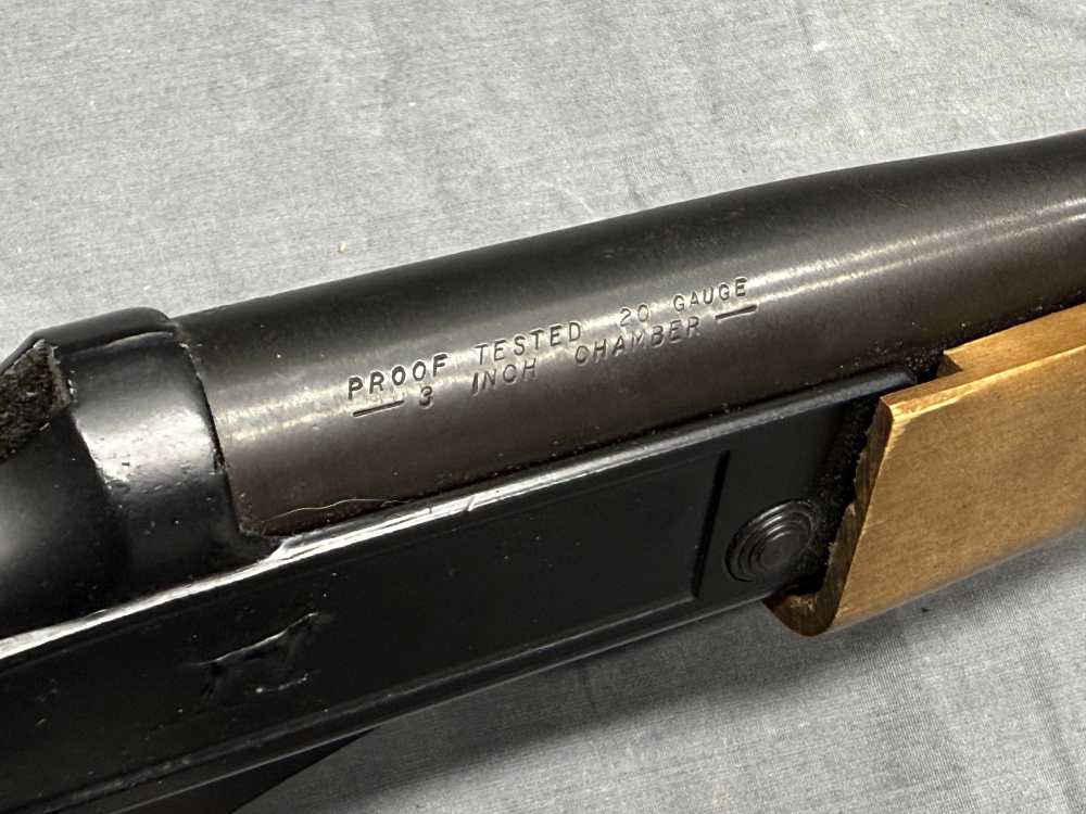 SEARS Model 101.100 (Savage 96) 20 ga Single Shot Shotgun with Pointing Dog-img-16