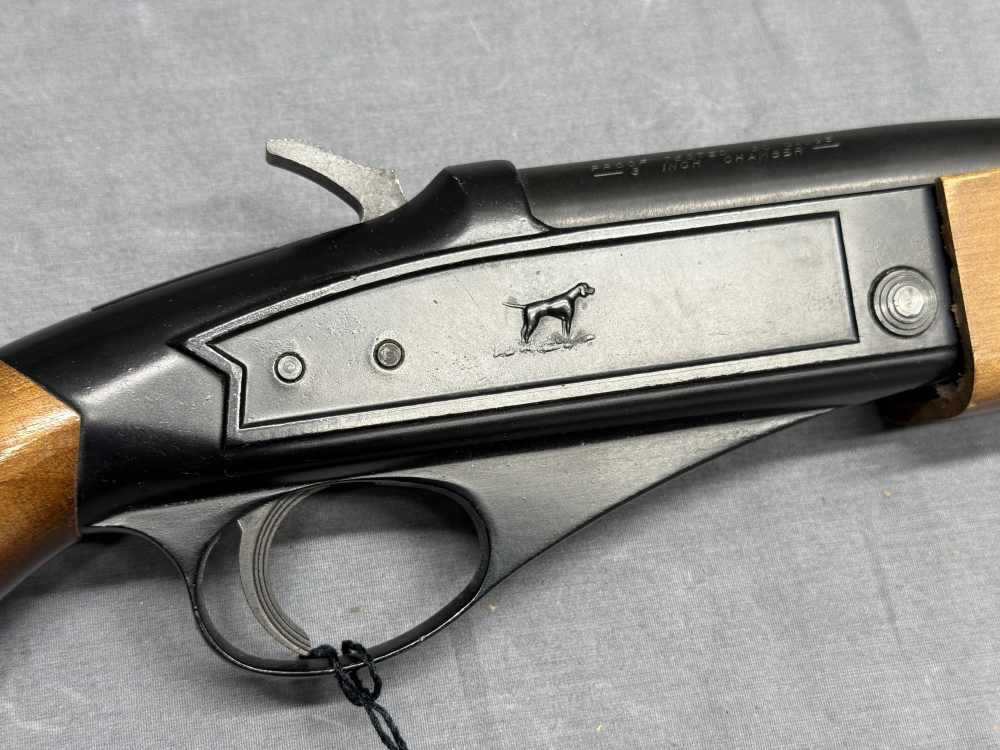 SEARS Model 101.100 (Savage 96) 20 ga Single Shot Shotgun with Pointing Dog-img-15