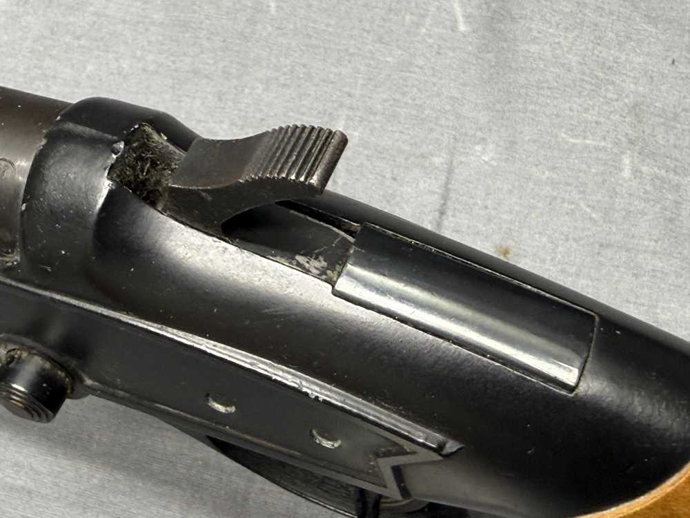 SEARS Model 101.100 (Savage 96) 20 ga Single Shot Shotgun with Pointing Dog-img-8