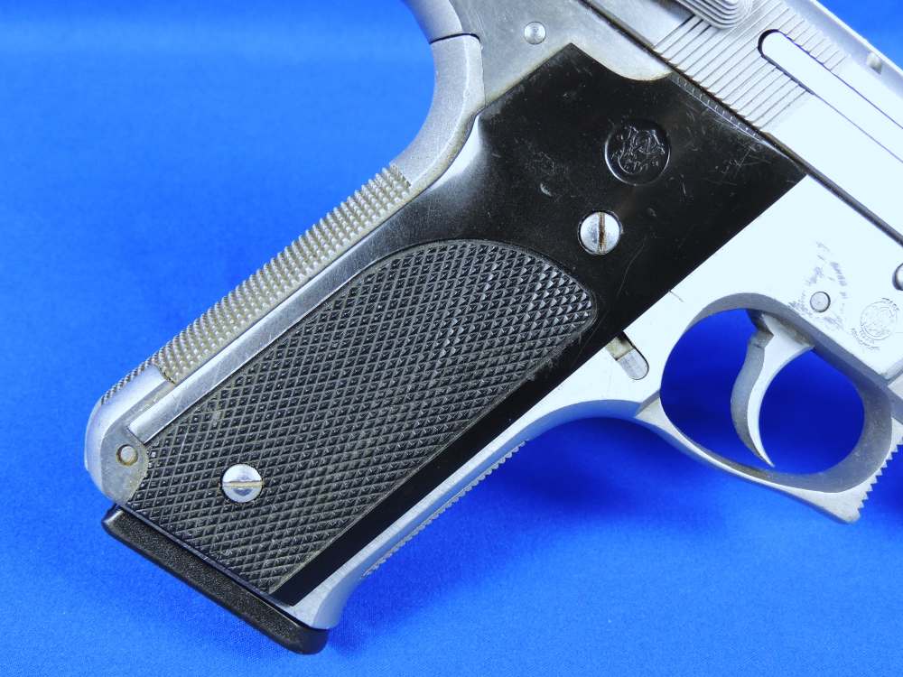 Smith & Wesson Model 645 45 ACP Pistol with Extra Magazines-img-12