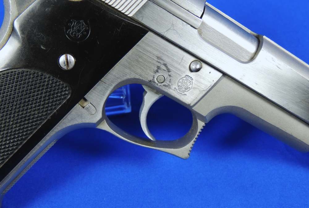 Smith & Wesson Model 645 45 ACP Pistol with Extra Magazines-img-10