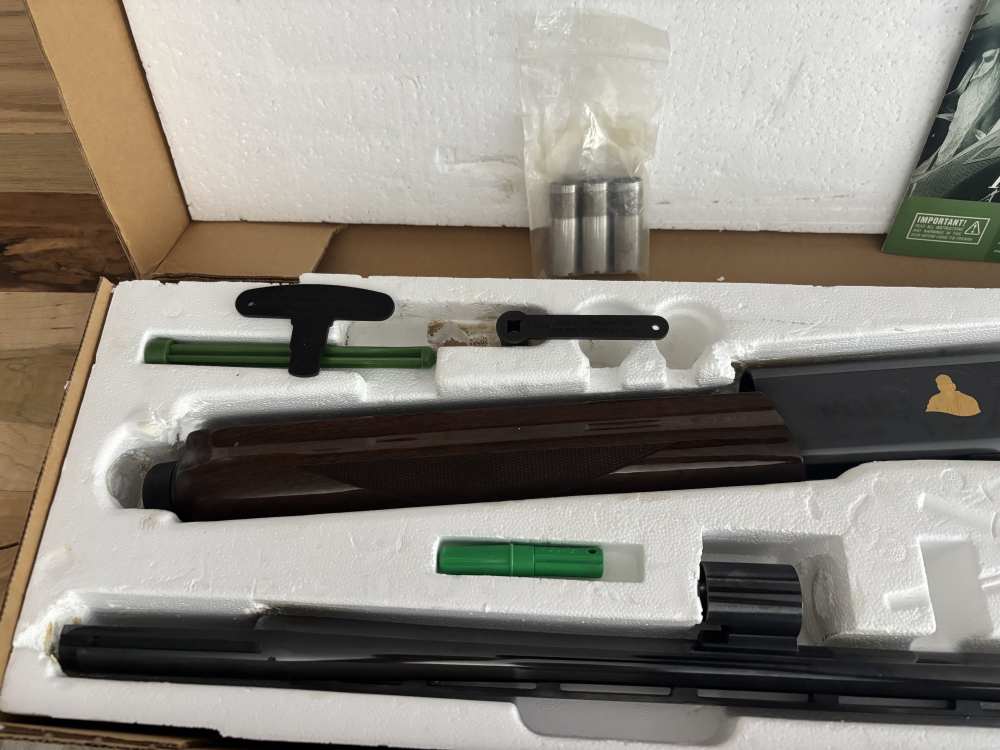 Remington 1100 lt-20 SAM WALTON limited edition 20 gauge semi auto shotgun -img-3