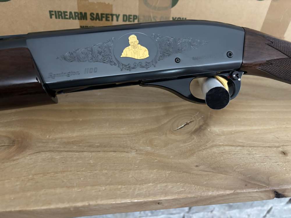 Remington 1100 lt-20 SAM WALTON limited edition 20 gauge semi auto shotgun -img-8