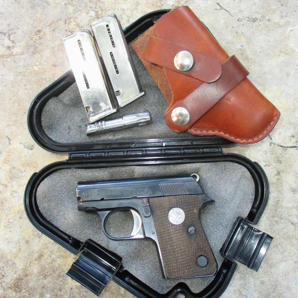 Colt Junoir .25 acp with TWO Magazines - Extra Barrel - Holster & Hard Case-img-3