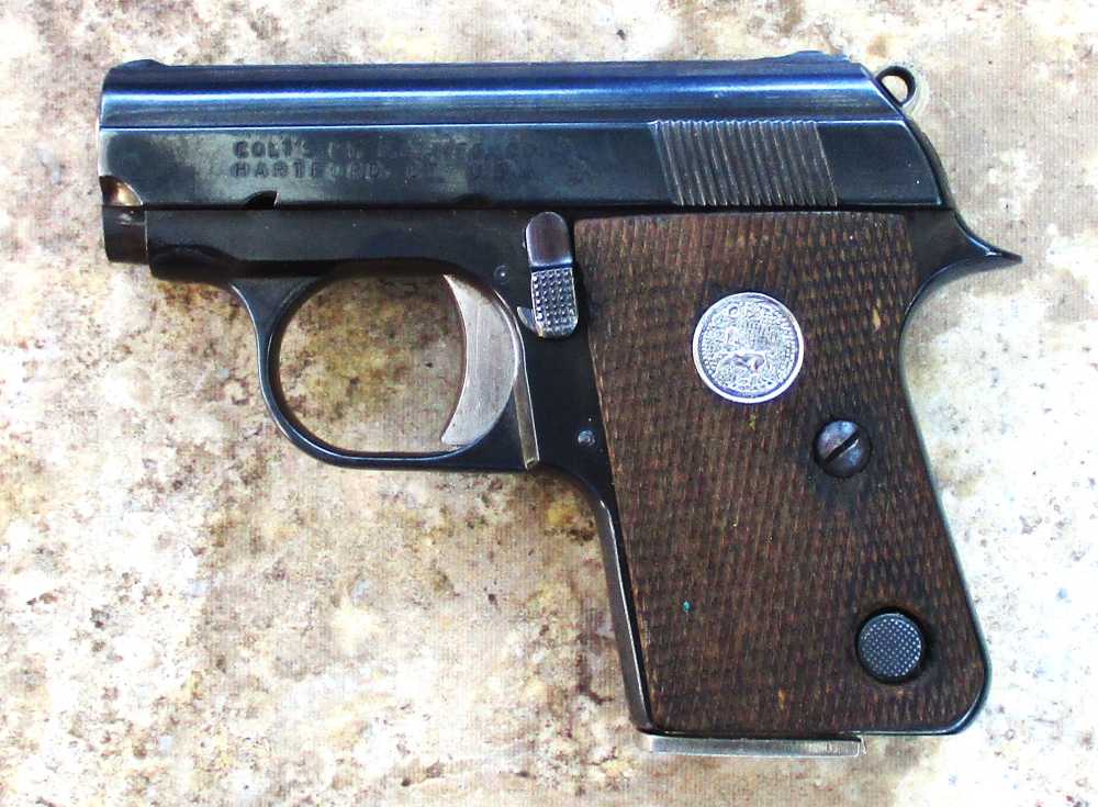 Colt Junoir .25 acp with TWO Magazines - Extra Barrel - Holster & Hard Case-img-4