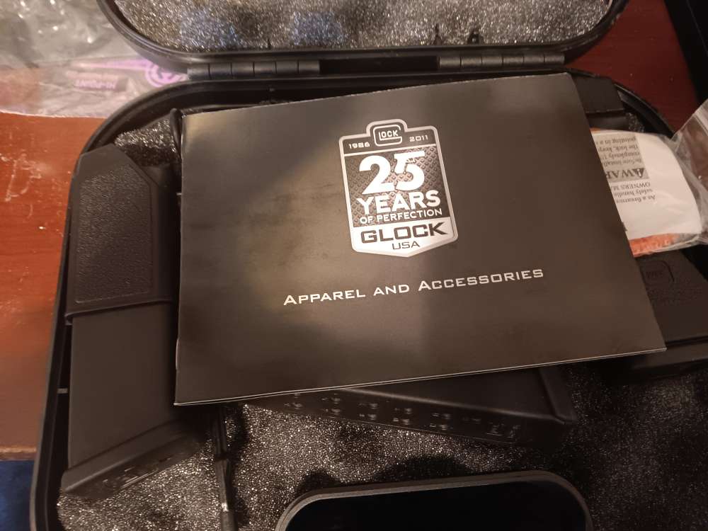GLOCK 21 SF GEN 3 45 ACP. 25TH ANNIVERSARY -img-0