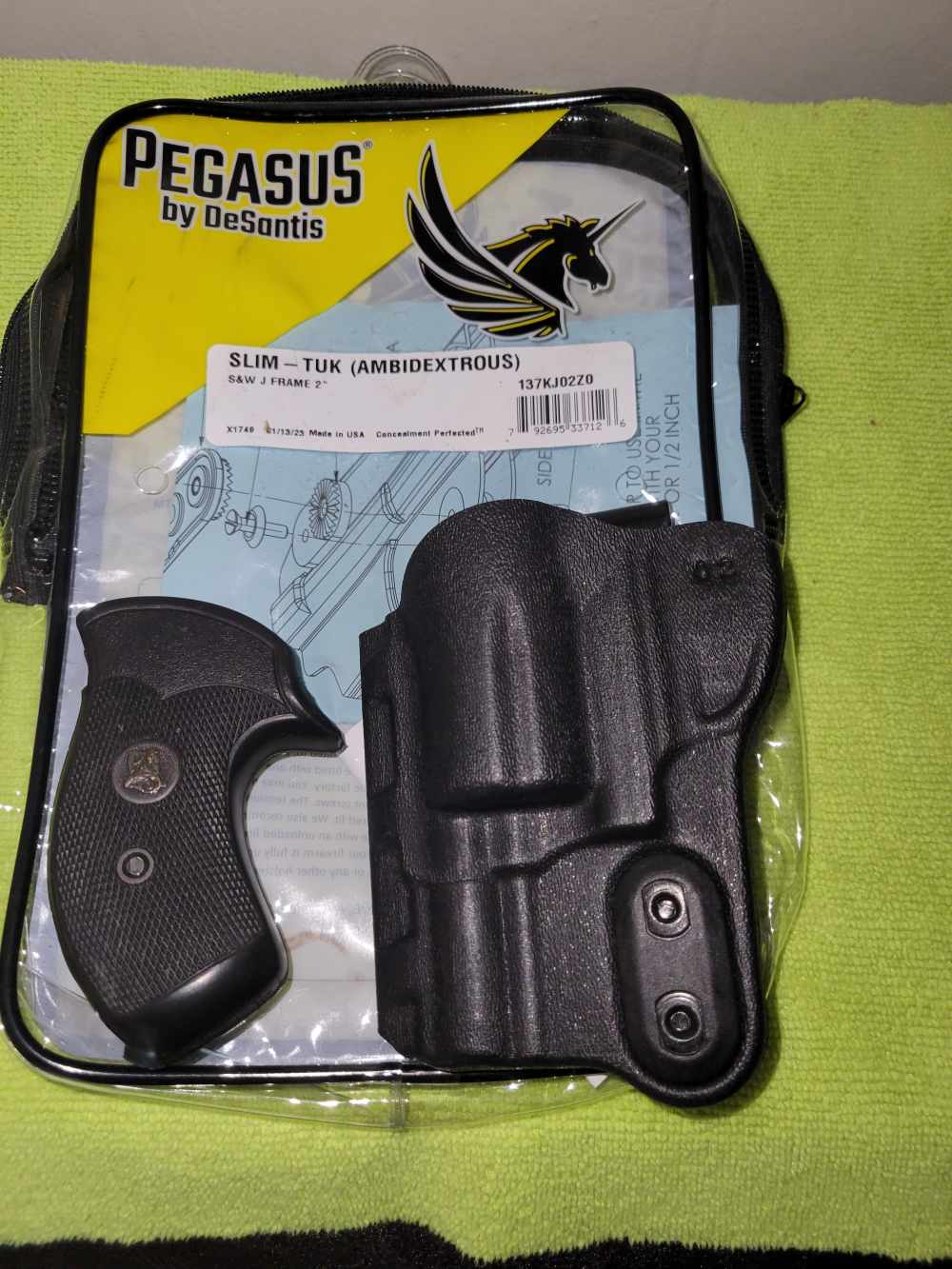 J Frame holster, Pachmayr grip and speedloader case for concealed carry.-img-0