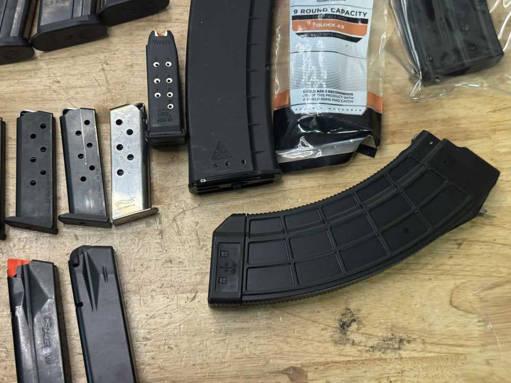 Large Lot of Firearm Magazines ( Penny Auction )-img-3