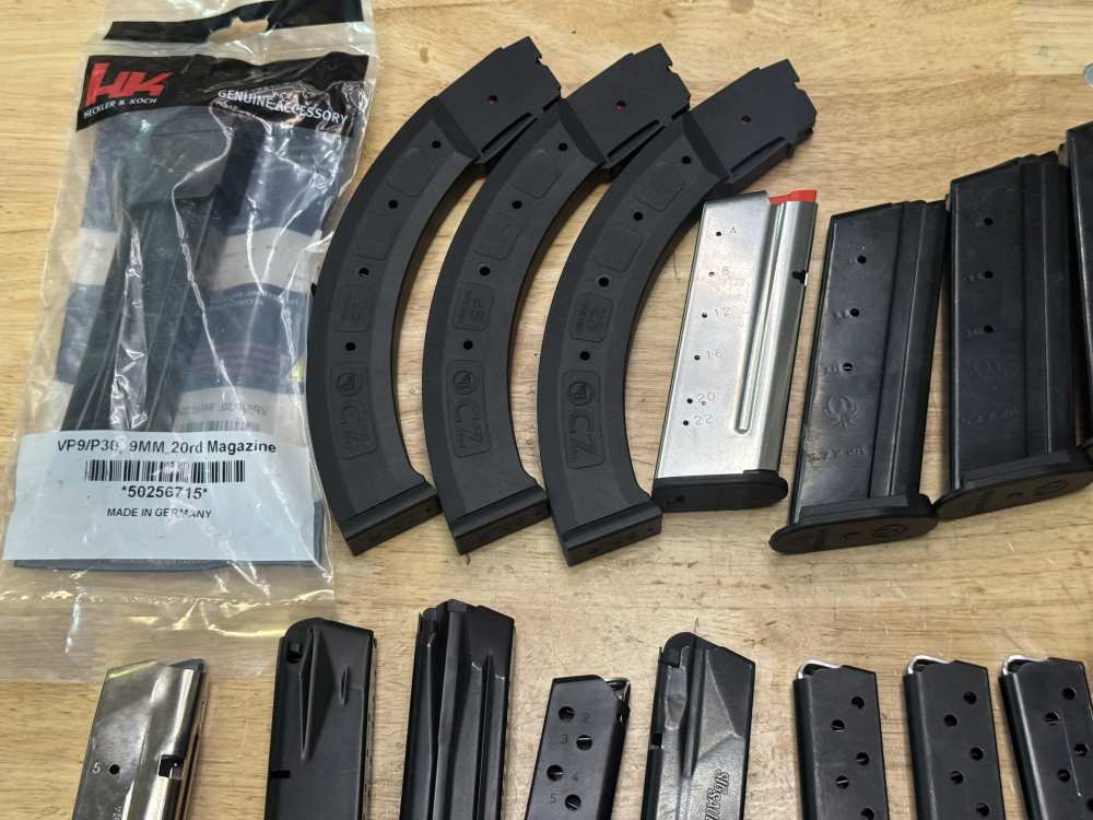 Large Lot of Firearm Magazines ( Penny Auction )-img-1