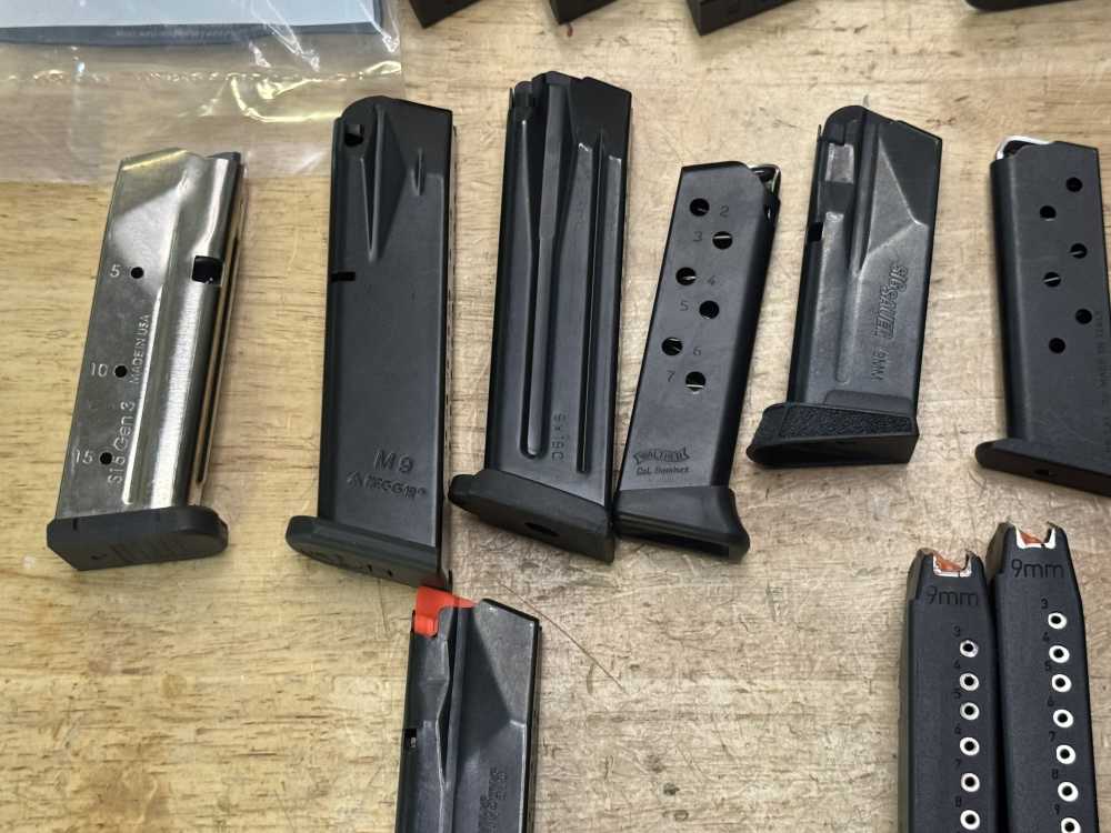Large Lot of Firearm Magazines ( Penny Auction )-img-5