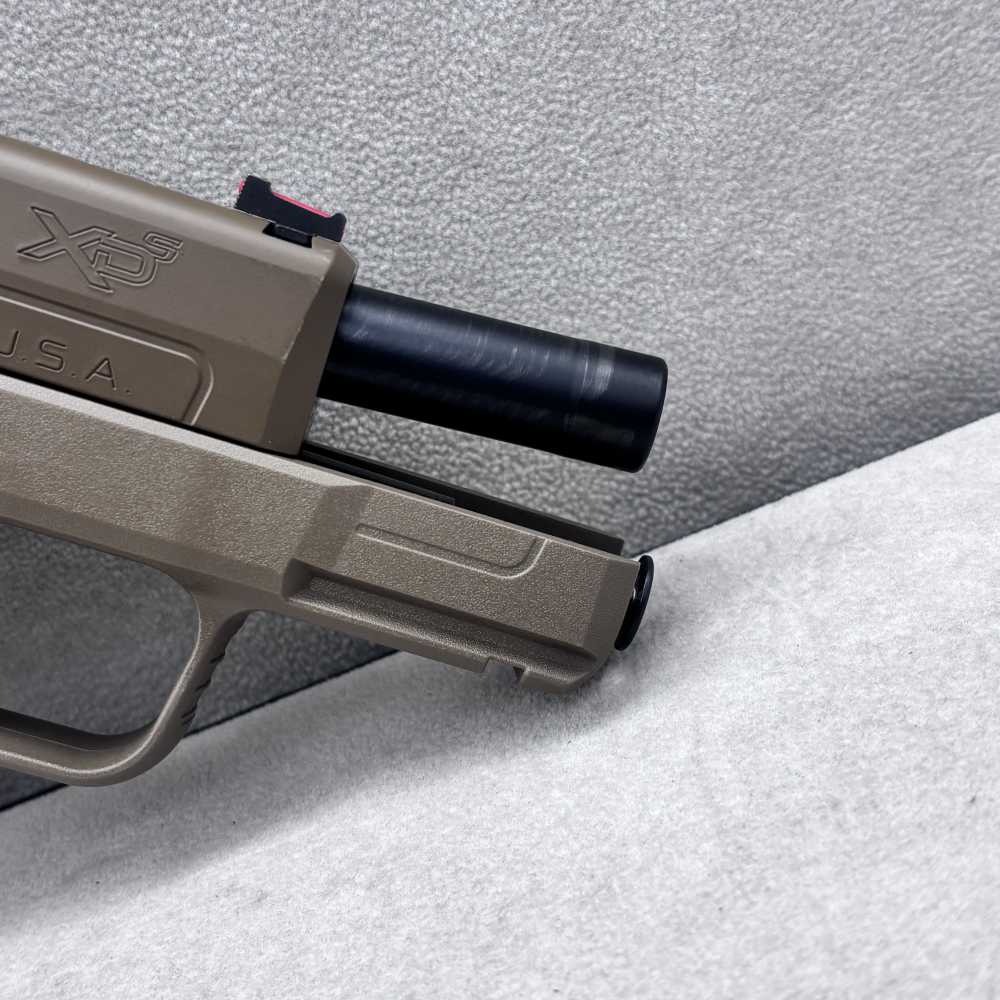 Springfield XDS-9 Mod 2 (9mm) W/waterproof case holster and mag-img-7