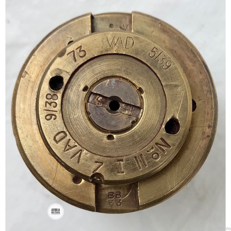 Original WW2 British 3.7 shell No199 fuze from QF 3.7 Vickers AA gun inert-img-2