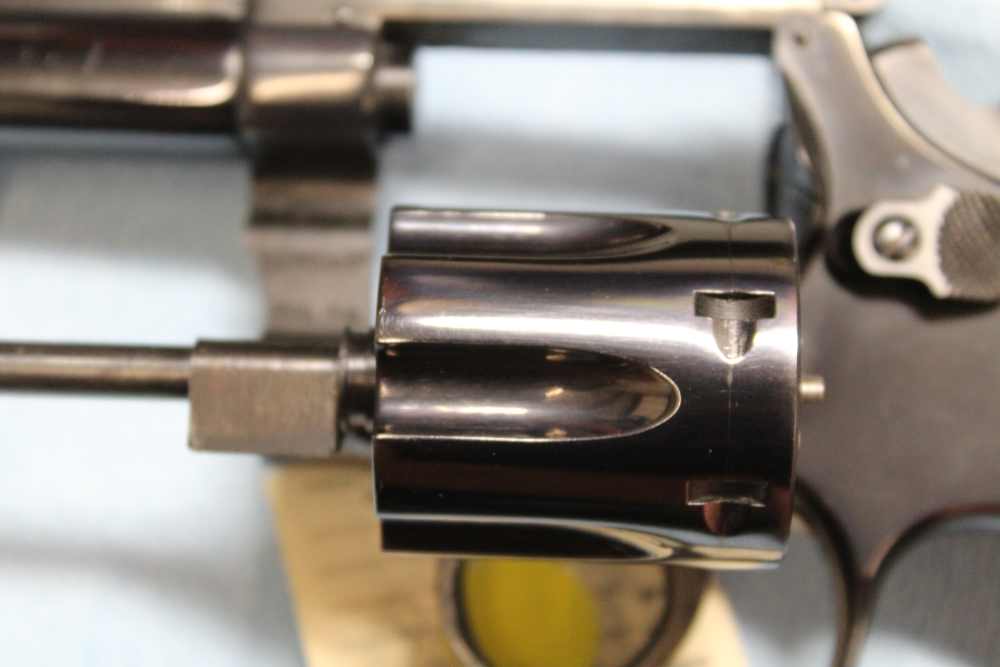 Smith & Wesson Model 17-4, .22 LR 8. 3/8 barrel, blued wood grips-img-26