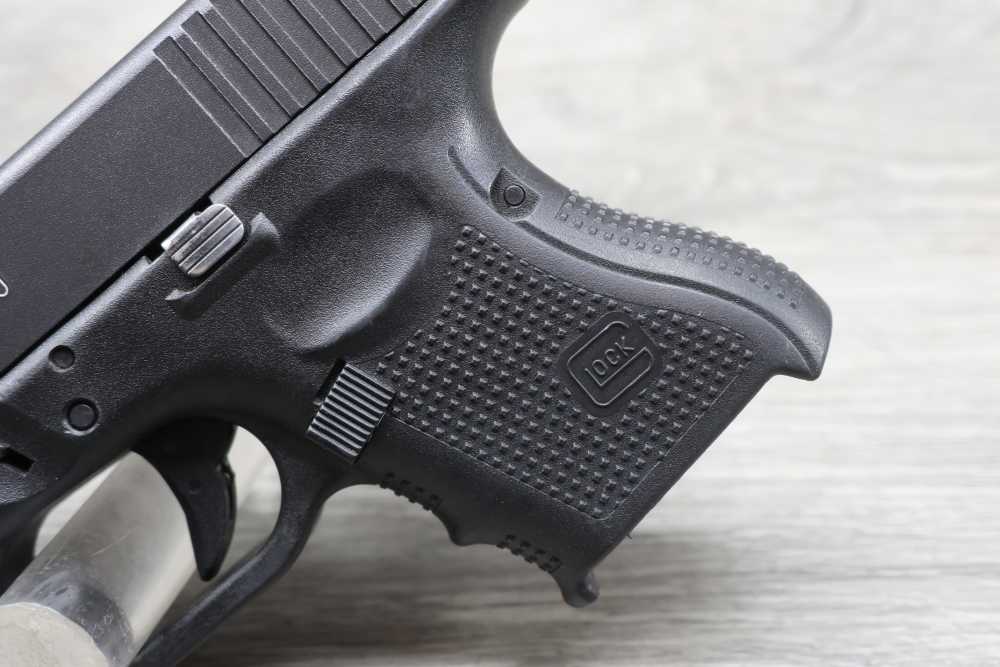 Glock 27 Gen 4 .40 S&W Subcompact Pistol – Penny Auction - NO RESERVE!-img-3