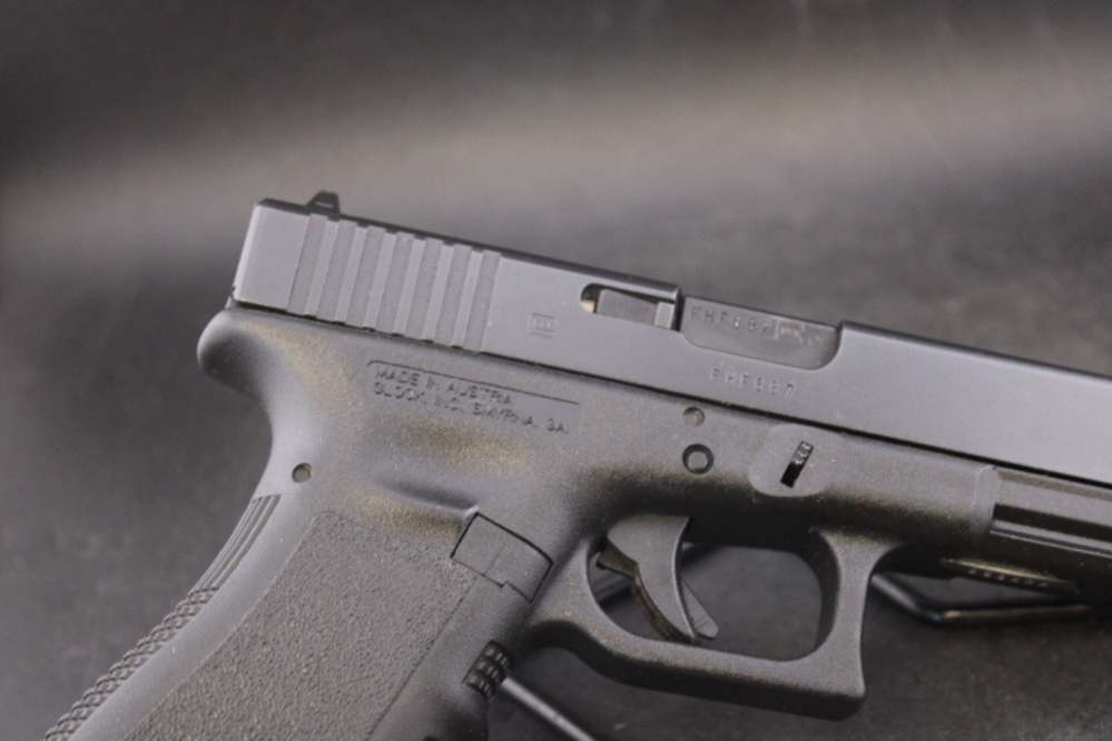 Glock 22 Gen3 .40S&W Item P-129-img-3