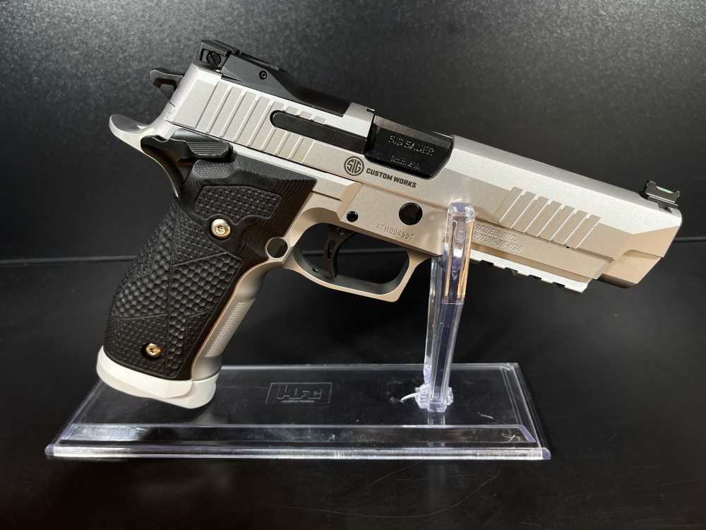 Sig P226 9mm Pistol-img-1