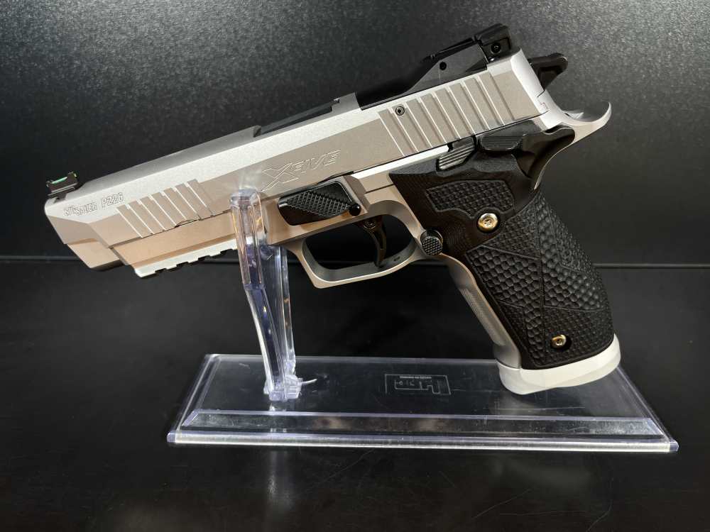 Sig P226 9mm Pistol-img-5