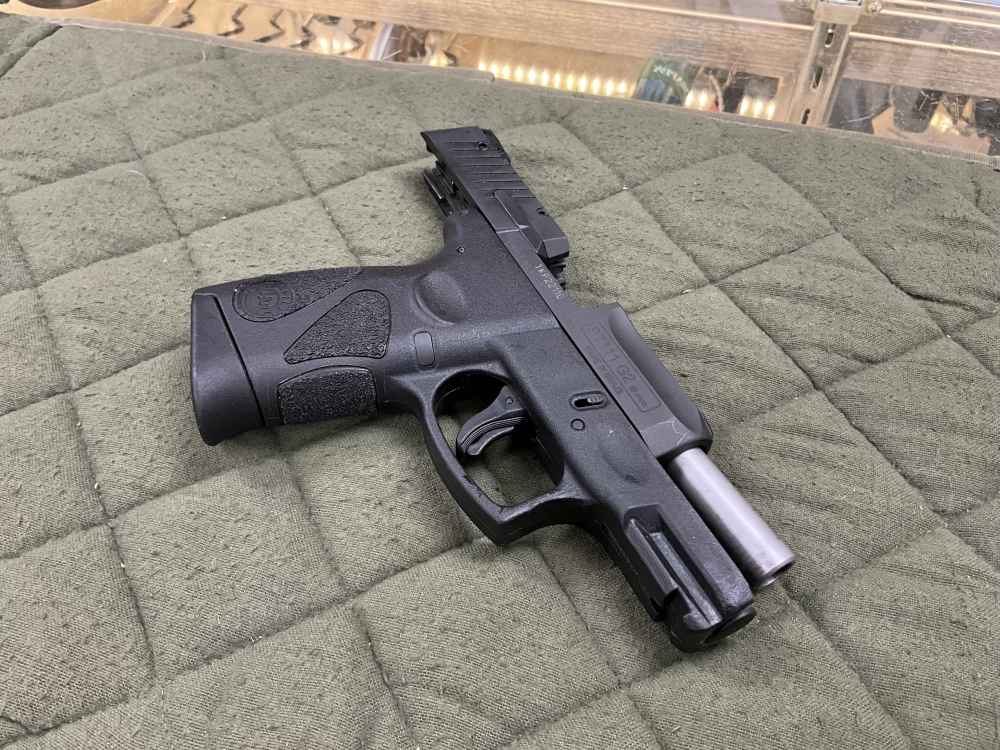 Taurus PT 111 Millennium G2 9mm Very Clean!-img-2