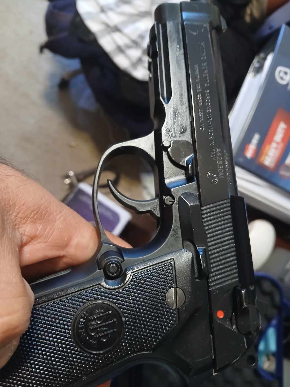 BERETTA 96A1 40 CAL  7 MAGS AND 9mm CONVERSION BARREL-img-2
