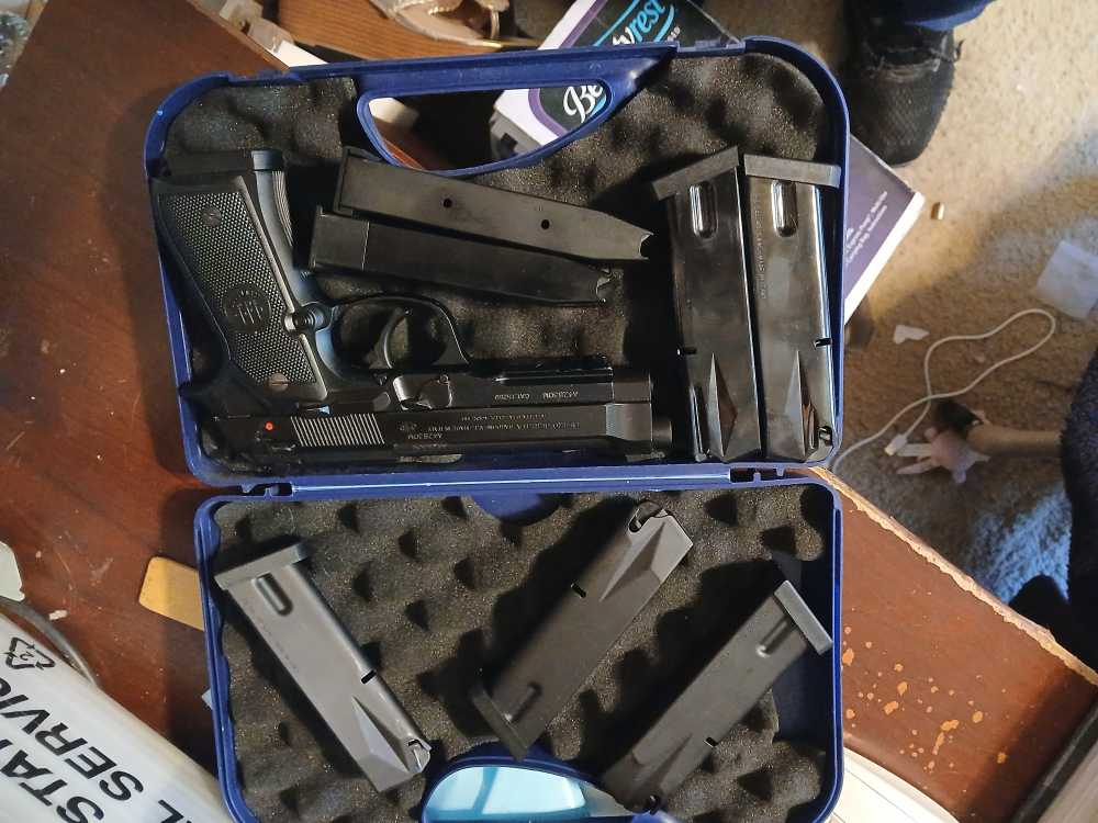 BERETTA 96A1 40 CAL  7 MAGS AND 9mm CONVERSION BARREL-img-1