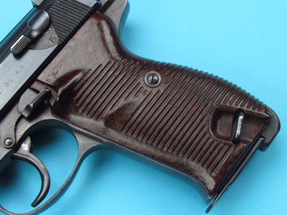 Very nice 1944 German WWII Walther P38 pistol 9mm Luger AC44 Mauser-img-7