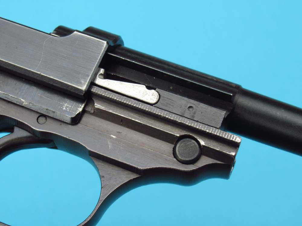 Very nice 1944 German WWII Walther P38 pistol 9mm Luger AC44 Mauser-img-73