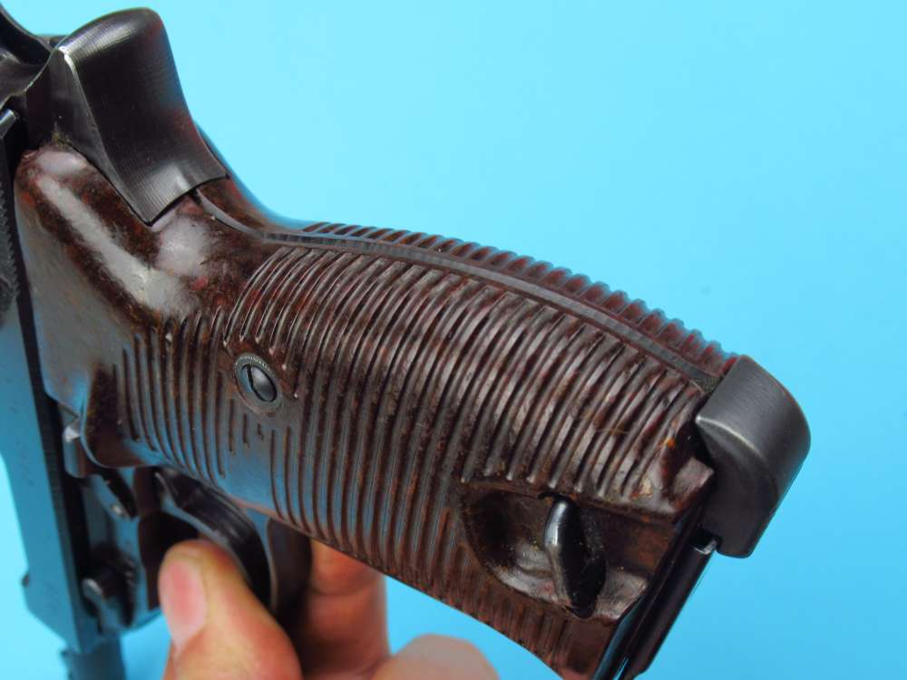 Very nice 1944 German WWII Walther P38 pistol 9mm Luger AC44 Mauser-img-32