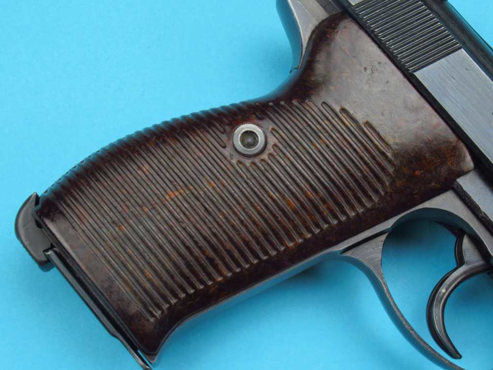 Very nice 1944 German WWII Walther P38 pistol 9mm Luger AC44 Mauser-img-43