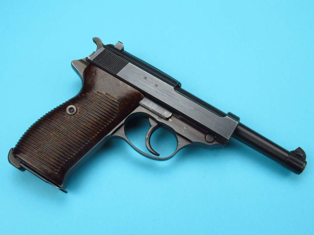 Very nice 1944 German WWII Walther P38 pistol 9mm Luger AC44 Mauser-img-40