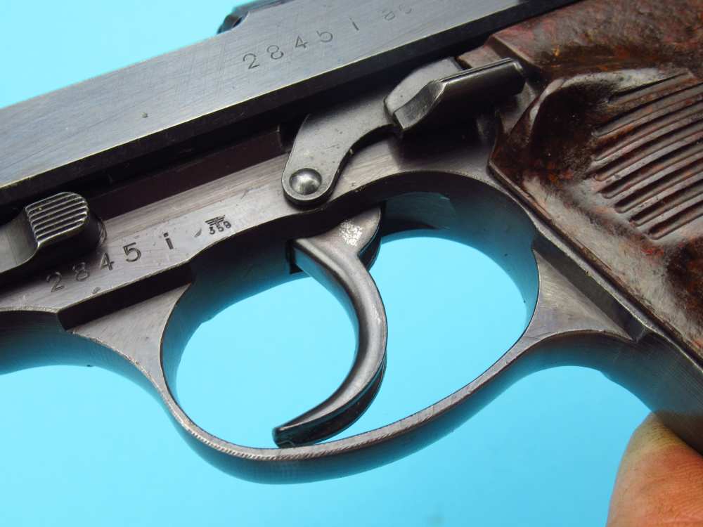 Very nice 1944 German WWII Walther P38 pistol 9mm Luger AC44 Mauser-img-18