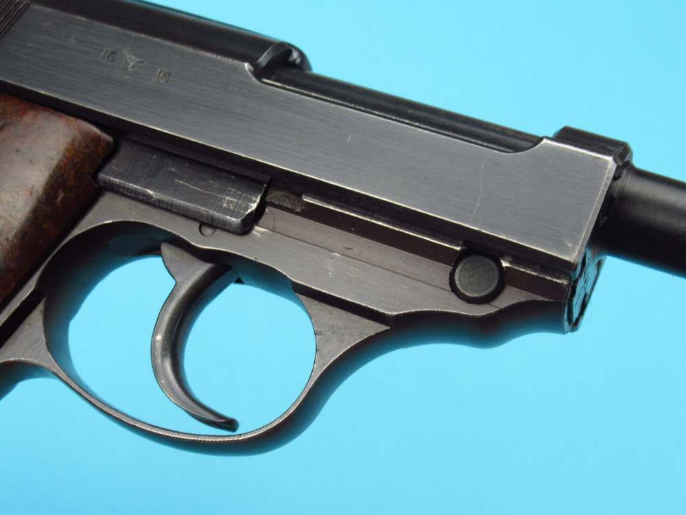 Very nice 1944 German WWII Walther P38 pistol 9mm Luger AC44 Mauser-img-49