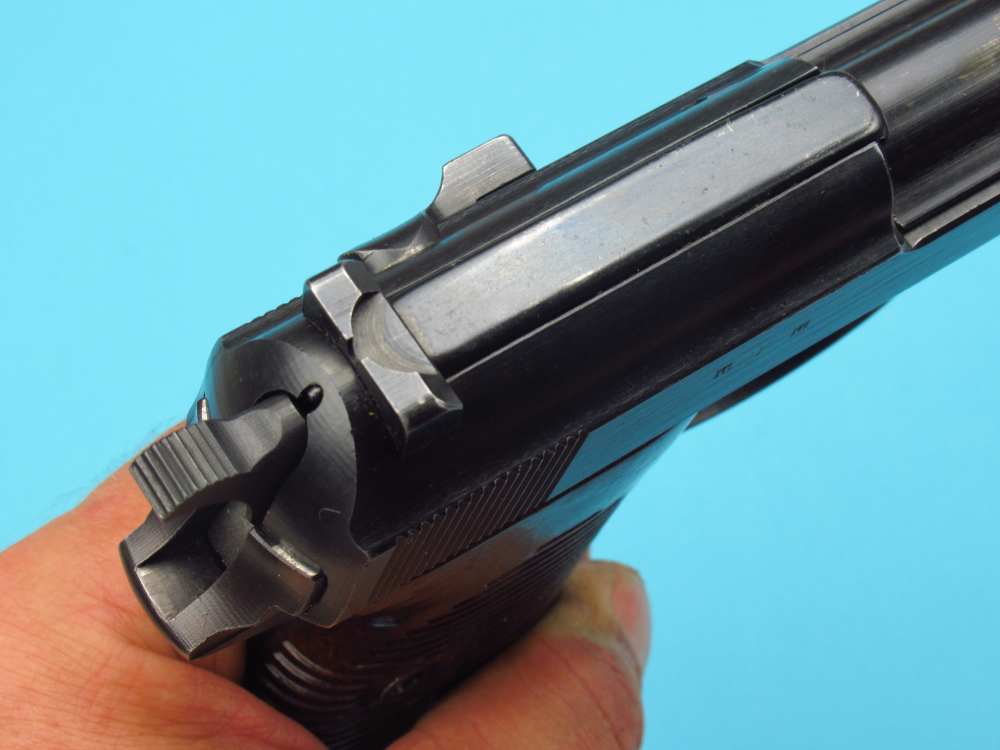 Very nice 1944 German WWII Walther P38 pistol 9mm Luger AC44 Mauser-img-68