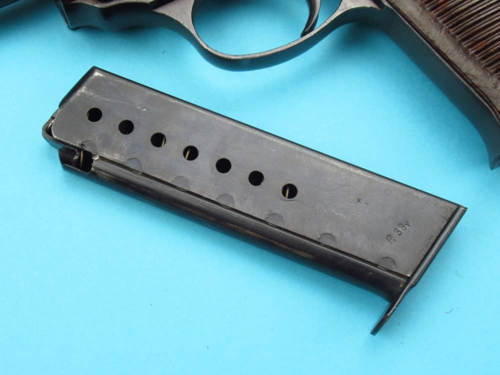 Very nice 1944 German WWII Walther P38 pistol 9mm Luger AC44 Mauser-img-112