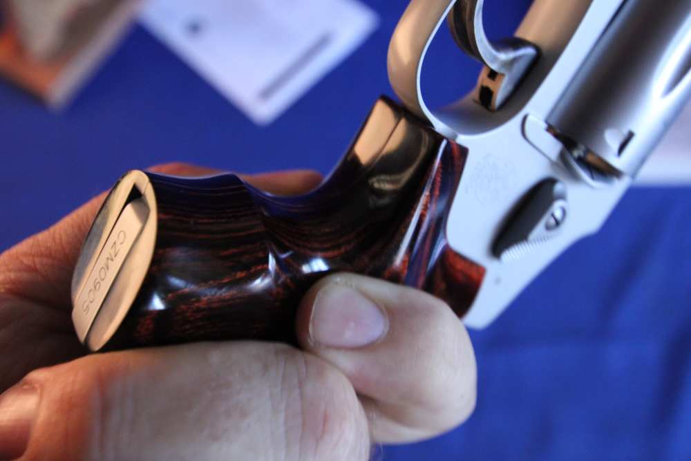 Smith & Wesson 642 -2 Lady smith .38 Revolver 2" Barrel SS & Rosewood-img-19