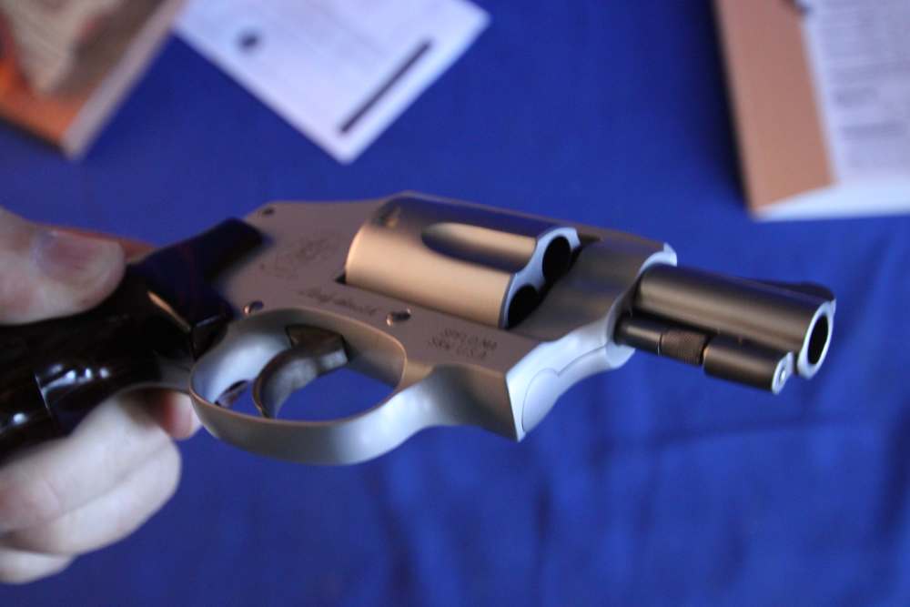 Smith & Wesson 642 -2 Lady smith .38 Revolver 2" Barrel SS & Rosewood-img-14