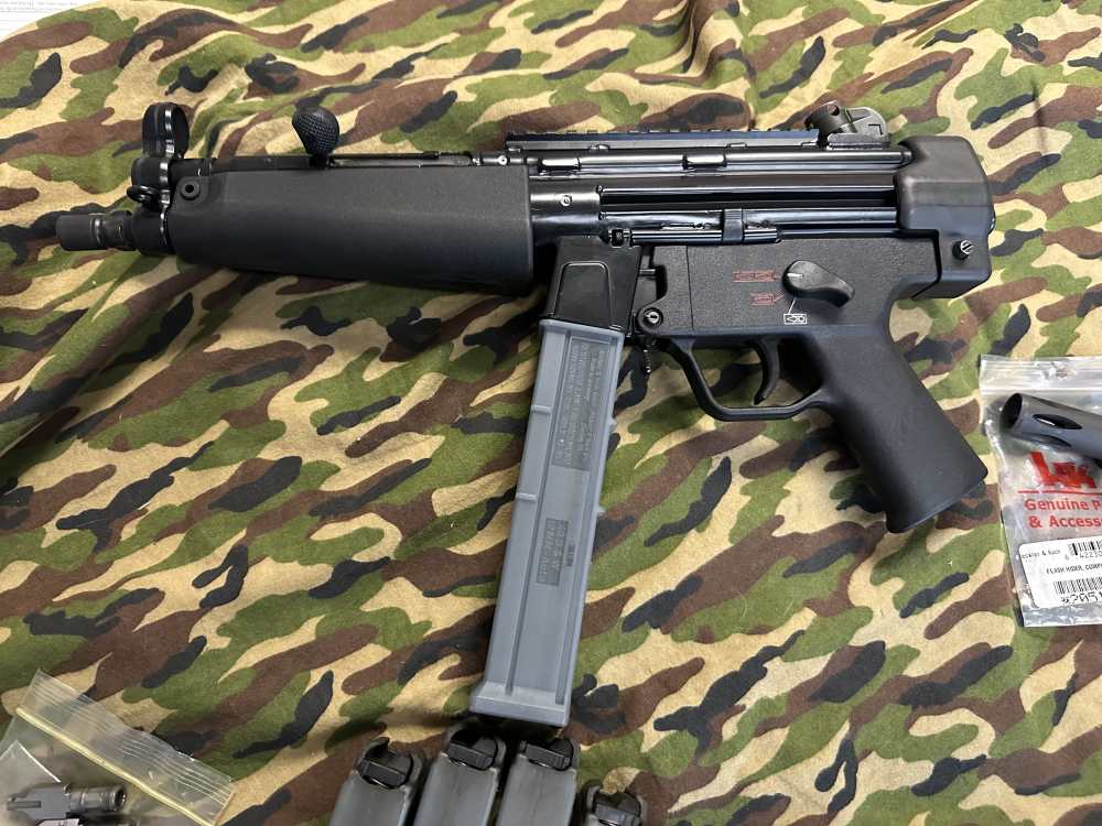 HK MP5-40 .40 S&W, w/6 Magazines and Extras, Excellent!-img-1