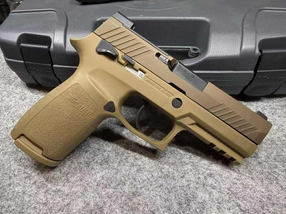 Display Sample -  P320 M18 9mm Luger 3.9" BBL (1)17RD & (2)21RD Coyote-img-0