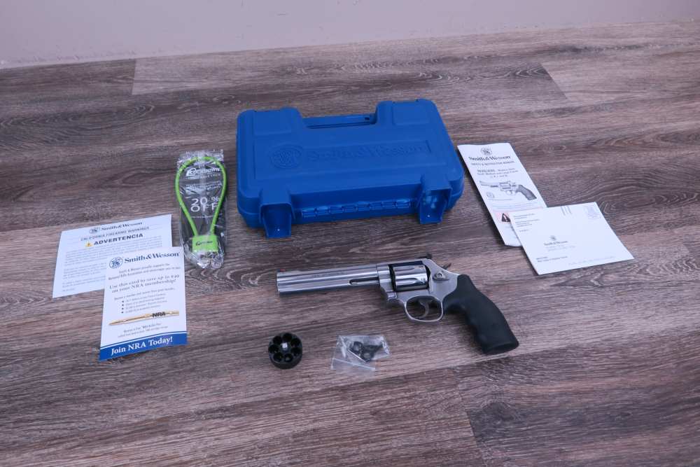 Smith & Wesson Model 686-6 "PLUS" .357 Magnum 7 Shot Revolver 6" w/Case-img-0